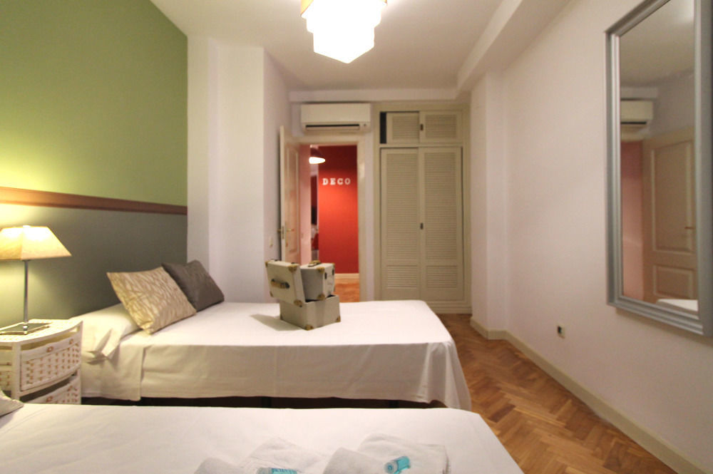 Apartamentos Goyescas Deco Madrid Exterior foto